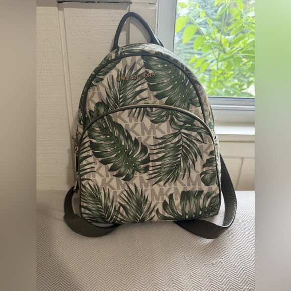 Michael Kors MK logo palm leaf backpack - Picture 6 of 8
